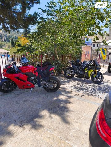 דוקאטי פניגאלה V2