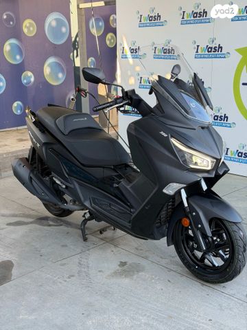 מודעת רכב סאן יאנג ג'וי-מקס Z-300