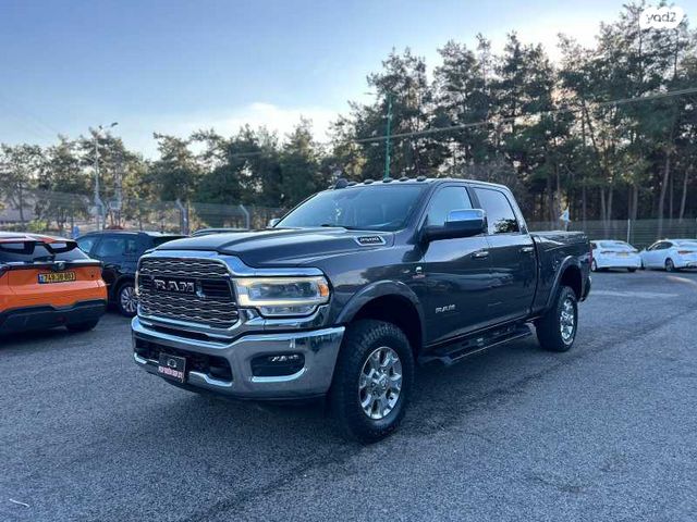 מודעת רכב דודג'