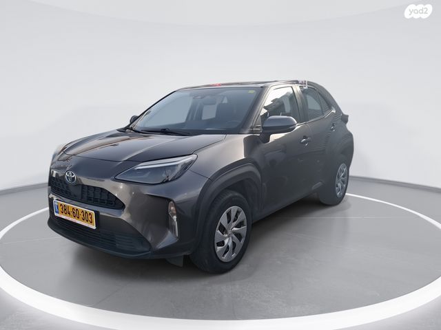 טויוטה יאריס קרוס