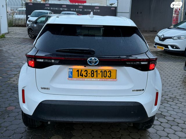 טויוטה יאריס קרוס