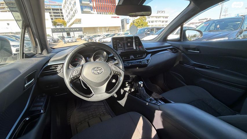 טויוטה C-HR