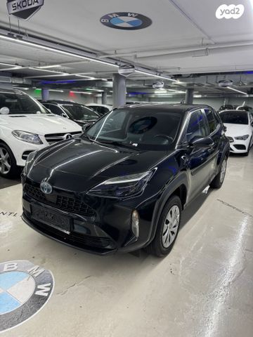 טויוטה יאריס קרוס