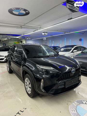 מודעת רכב טויוטה יאריס קרוס