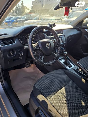 סקודה אוקטביה 