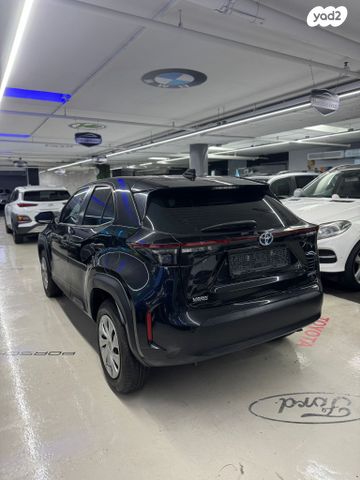 טויוטה יאריס קרוס