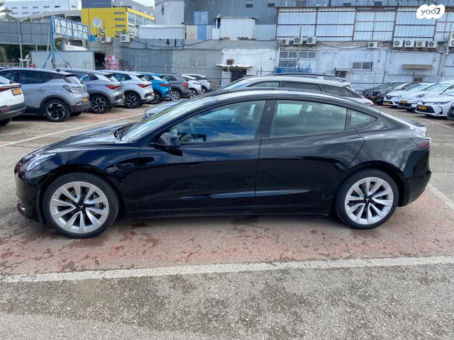 מודעת רכב טסלה מודל 3