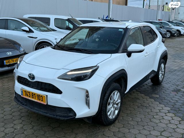 מודעת רכב טויוטה יאריס קרוס