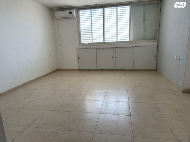 שדרות פנחס לבון 14