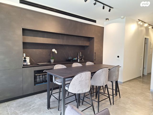 דירה, שדרות רחבעם זאבי 1, גבעת אולגה, חדרה