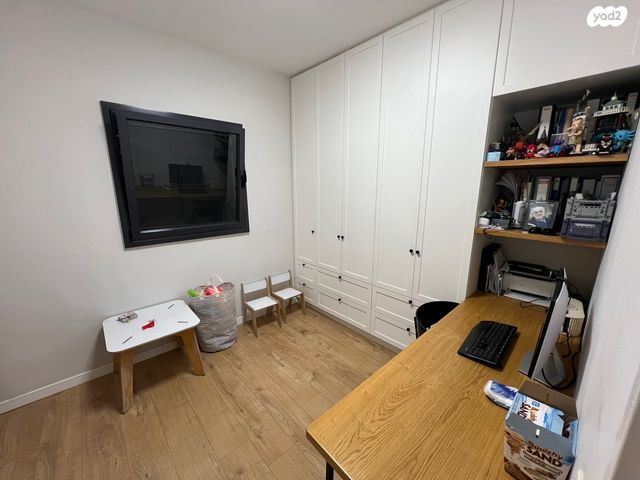 דירה, הקוצרים 11, מרכז, הרצליה