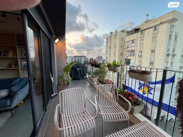 דירה, הקוצרים 11, מרכז, הרצליה