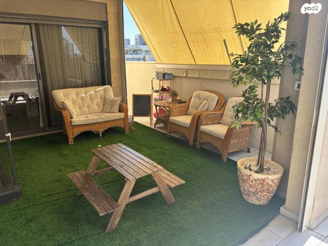 גג/ פנטהאוז, טרומפלדור 7, השופטים צפון, רמלה