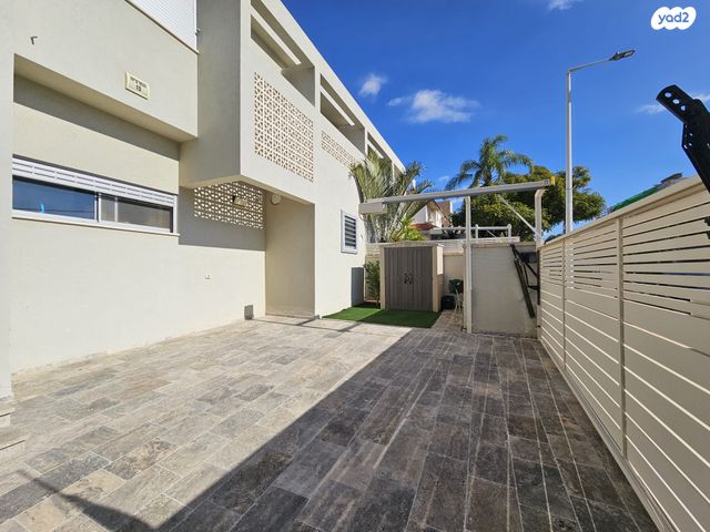 דו משפחתי, החרצית 15, קרית ההגנה, רחובות