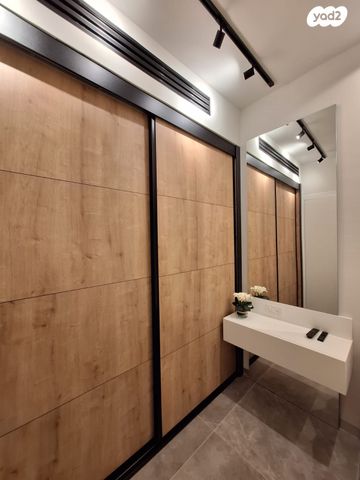 דירה, שדרות רחבעם זאבי 1, גבעת אולגה, חדרה