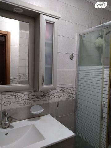 דירה, הגליל 47, המיסדים, כרמיאל