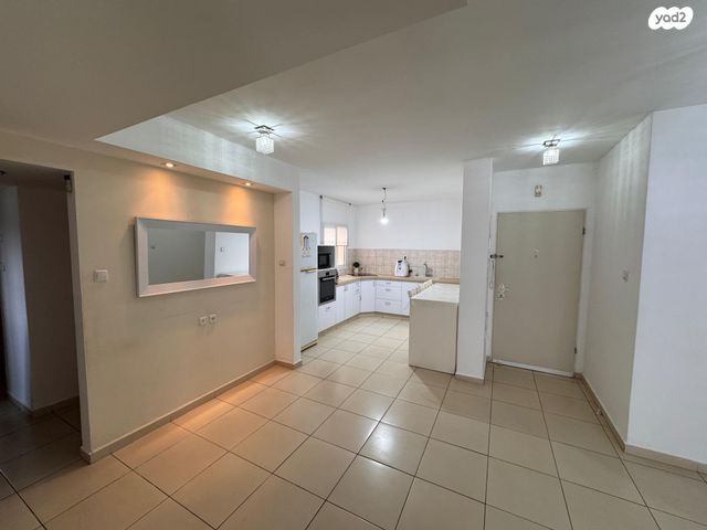 דירה, שדרות אלכסנדר 10, ניסן, חדרה