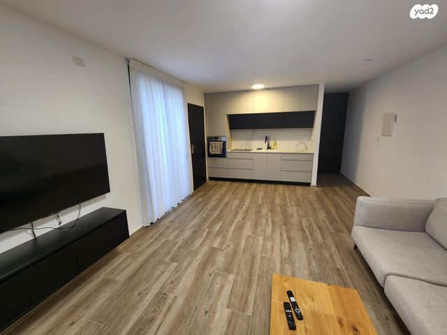 שמחת עולם 20