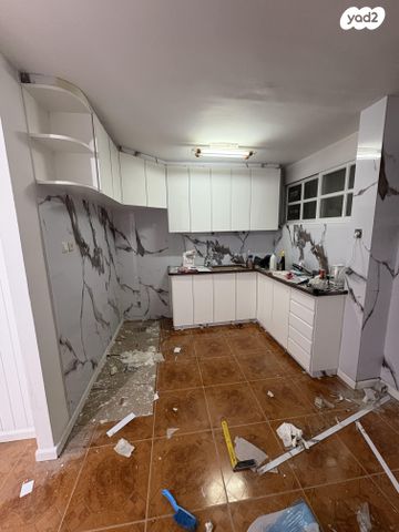 הרב עוזיאל 21