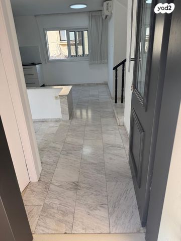 סיירת חרוב 1