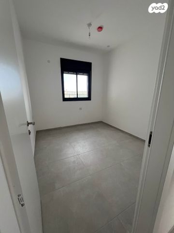 דירה, שדרות אילות 1, בת חפר, בת חפר