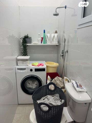 שדרות המייסדים 111