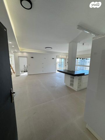 דירה, ליונל ווטסון 3, רמת בגין, חיפה