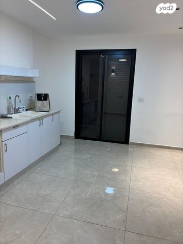 דירה, אבן גבירול 19, רמב"ם, ראש העין