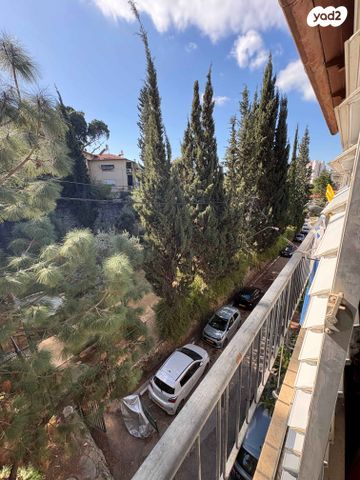 דירה, שדרת הגיבורים 5, שכונת בן גוריון, מרכז העיר ג', רמת גן