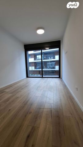 דירה, הדסים 30, המייסדים, הוד השרון