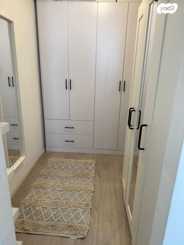 דירה, דרך אבא הלל 24, שכונת גפן, רמת גן