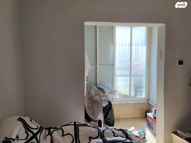 ברל כצנלסון 42