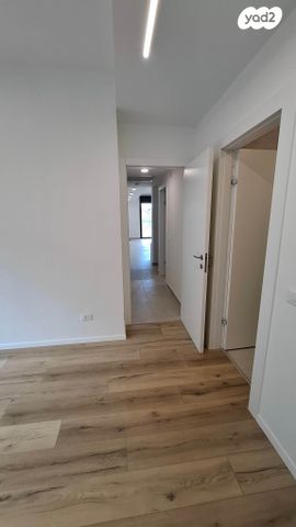 דירה, הדסים 30, המייסדים, הוד השרון