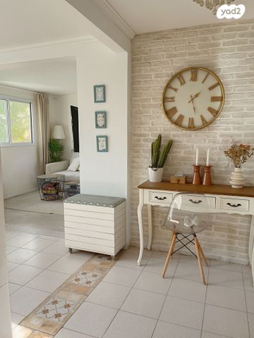 יחידת דיור, צבי ארקין 21, גבעת העיריות, גדרה