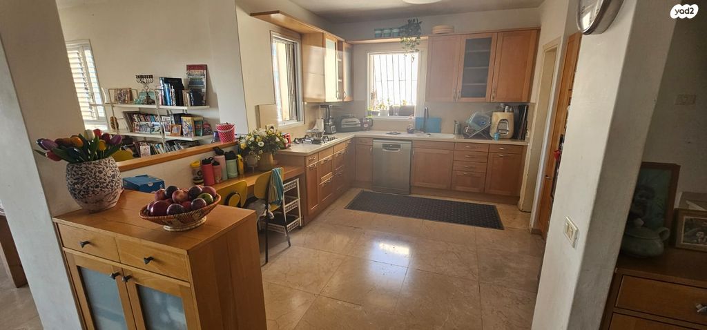 גג/ פנטהאוז, הכנסת 49, שטח 9, גבעתיים