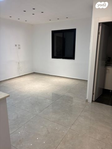 דירה, אבן גבירול 19, רמב"ם, ראש העין