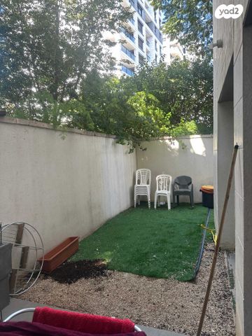 דירת גן, יאנוש קורצ'אק 1, קיראון, קרית אונו