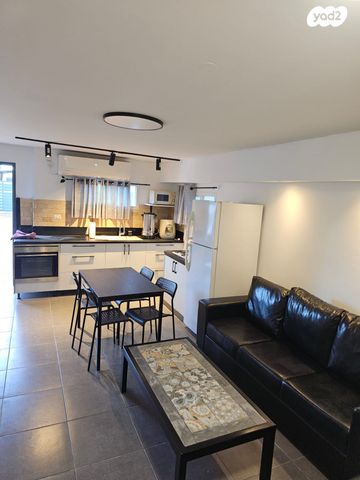 דירה, חוף הים 42, הראשונים, שלומי