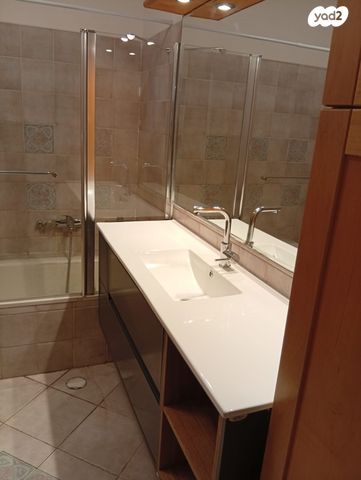 גג/ פנטהאוז, הכנסת 49, שטח 9, גבעתיים