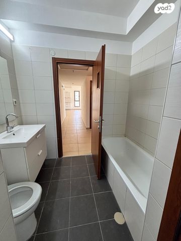 דירה, כרמל 17, אחוזת הנשיא, רחובות