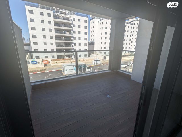 דירה, דרך ארץ 92, שאר העיר, חריש