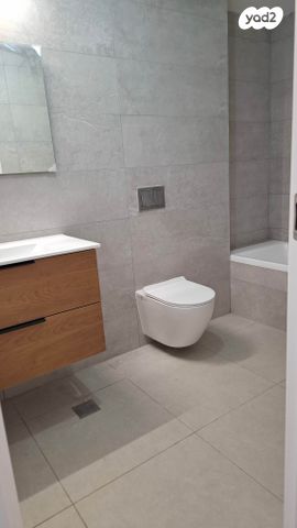 דירה, הדסים 30, המייסדים, הוד השרון