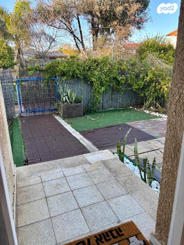 דו משפחתי, שימרון 26, אפק, קצרין