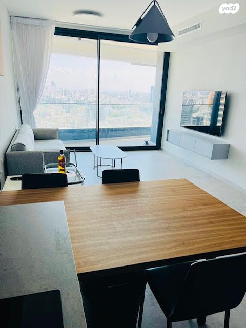 דירה, דרך מנחם בגין 158, מונטיפיורי, הרכבת, תל אביב יפו