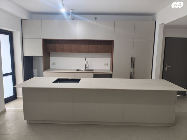 אורט ישראל 12