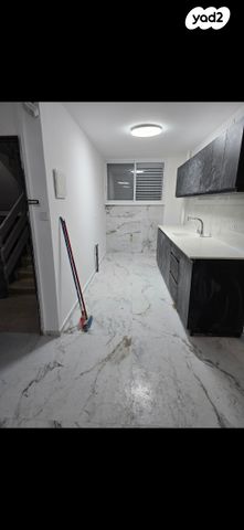 דירה, יצחק שדה 12, יצחק שדה, אזור