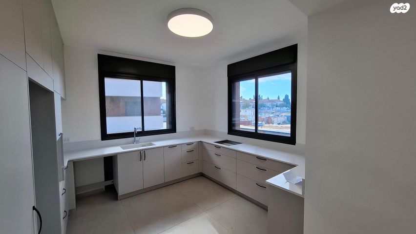 דירה, הדסים 30, המייסדים, הוד השרון