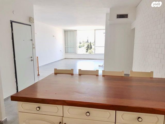 דירה, משמר הירדן 39, שיכון דן, נווה דן, תל אביב יפו