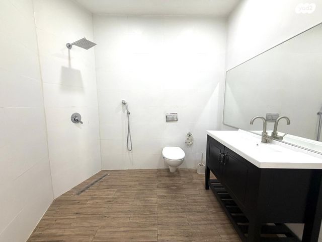 בית פרטי/ קוטג', מוריס בורג'ס מונורי, פסגת זאב, ירושלים