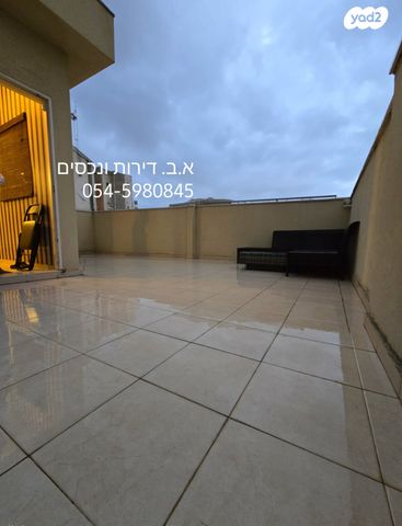 דופלקס, יהודה רגוניס, רמב"ם, ראשון לציון